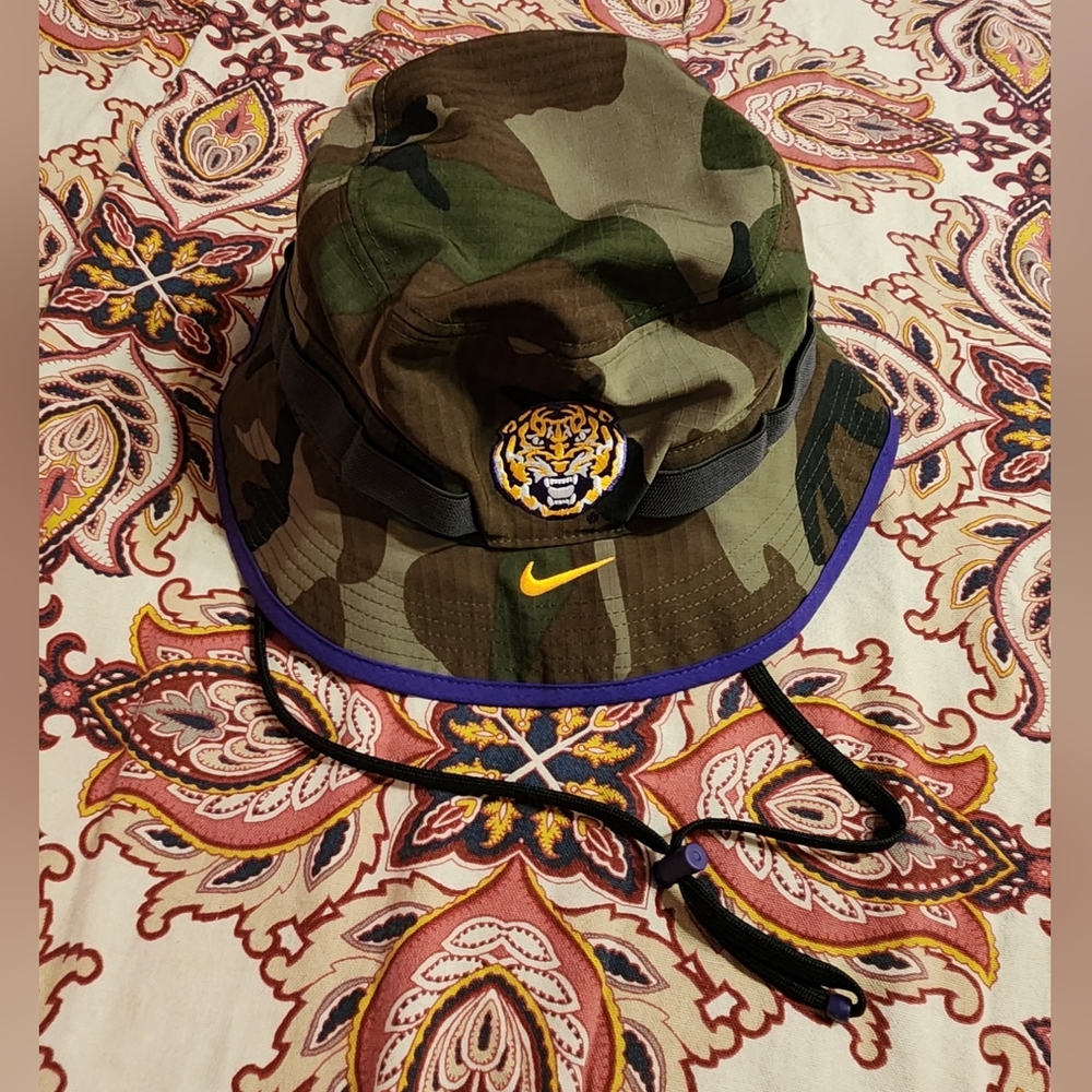 NEVER BEEN WORN, NIKE, LSU, FISHING HAT